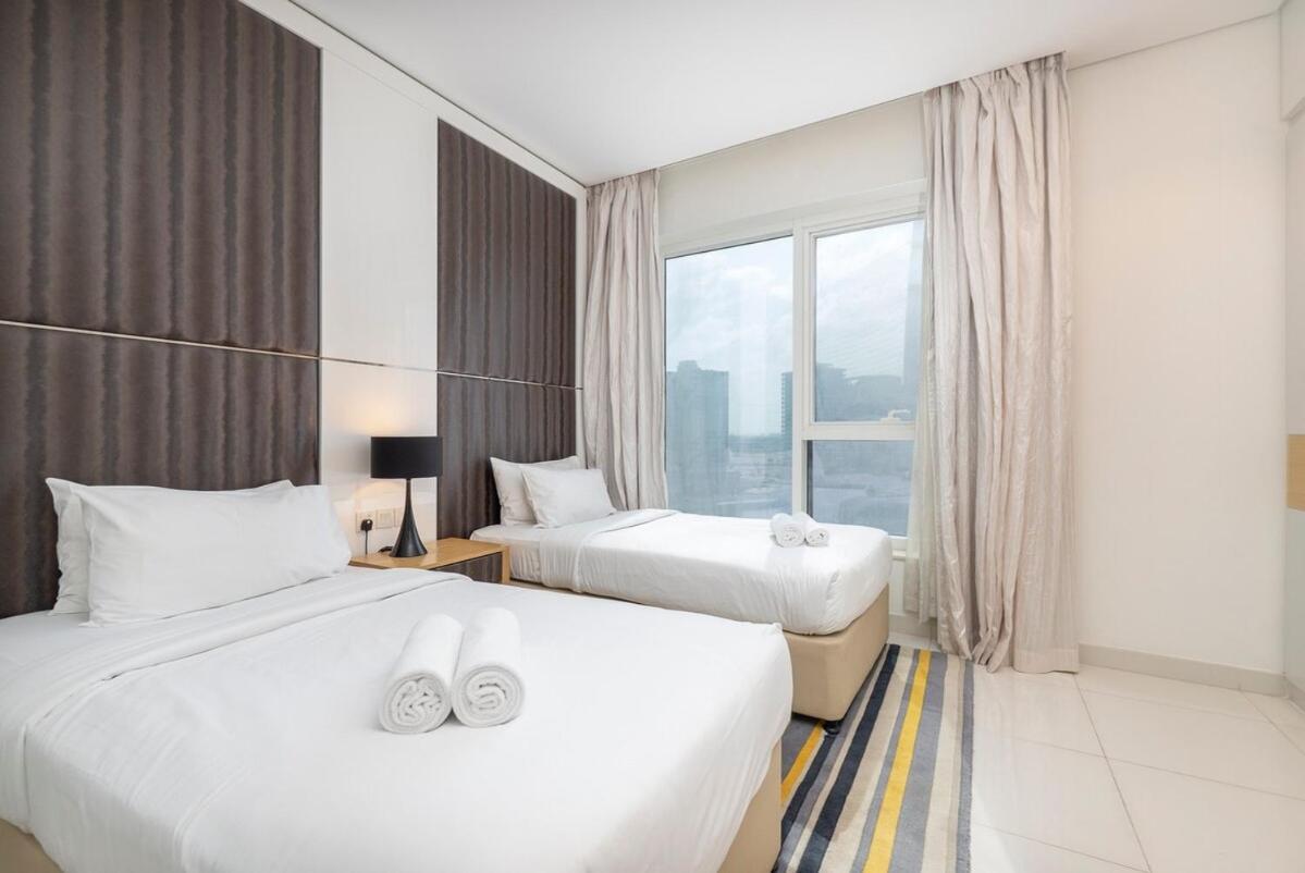 Premium 3br With Canal View Comfort Dubai