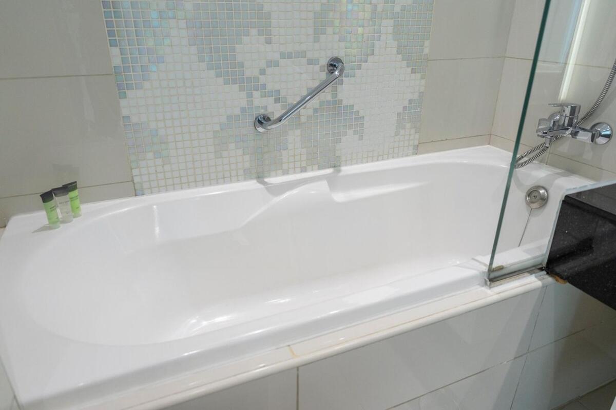 Premium 3br With Canal View Comfort Apartment