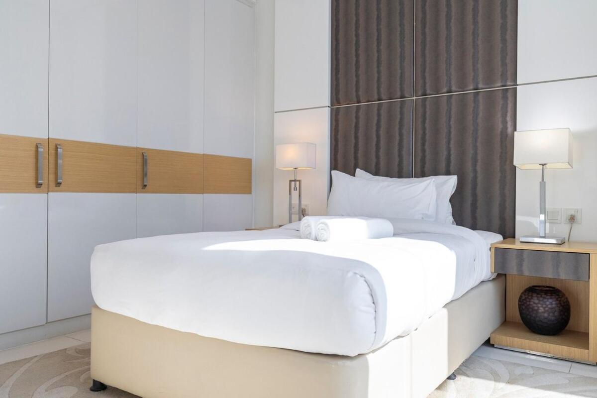 Premium 3br With Canal View Comfort Apartment Dubai