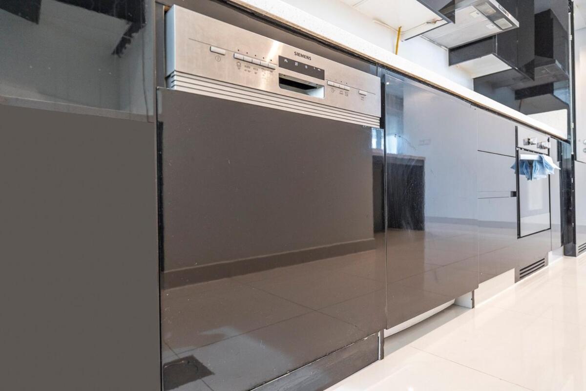 Apartment Premium 3br With Canal View Comfort *