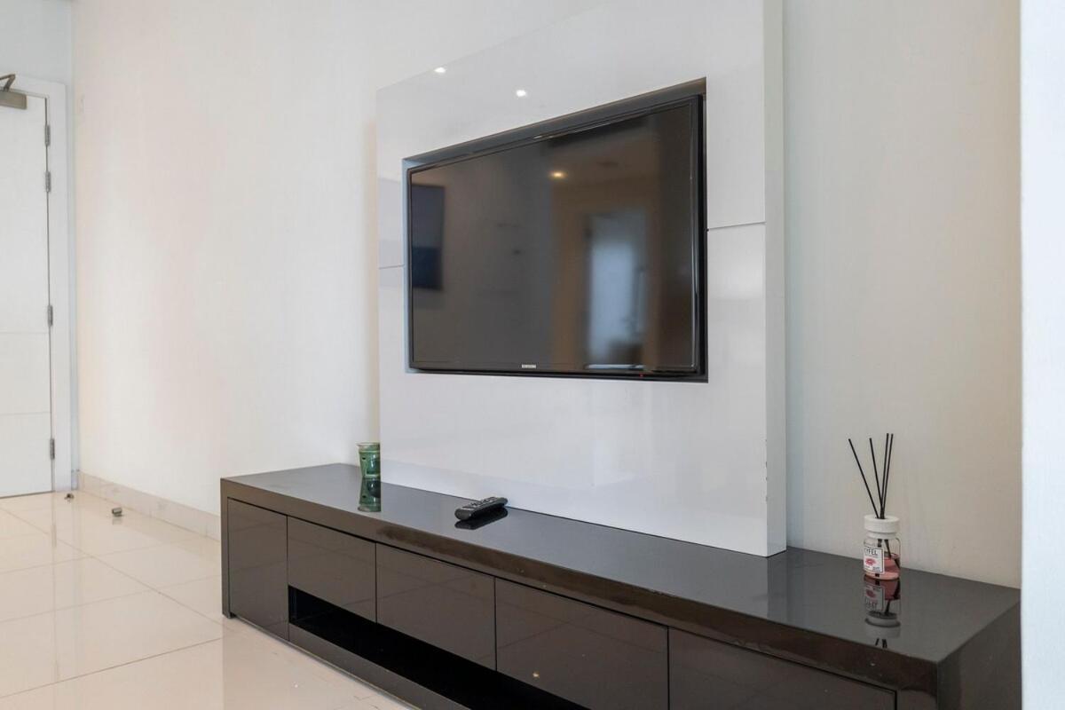 Premium 3br With Canal View Comfort * Dubai